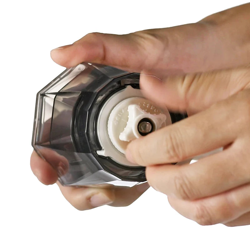 مطحنة قهوة أوكتو من هاريو