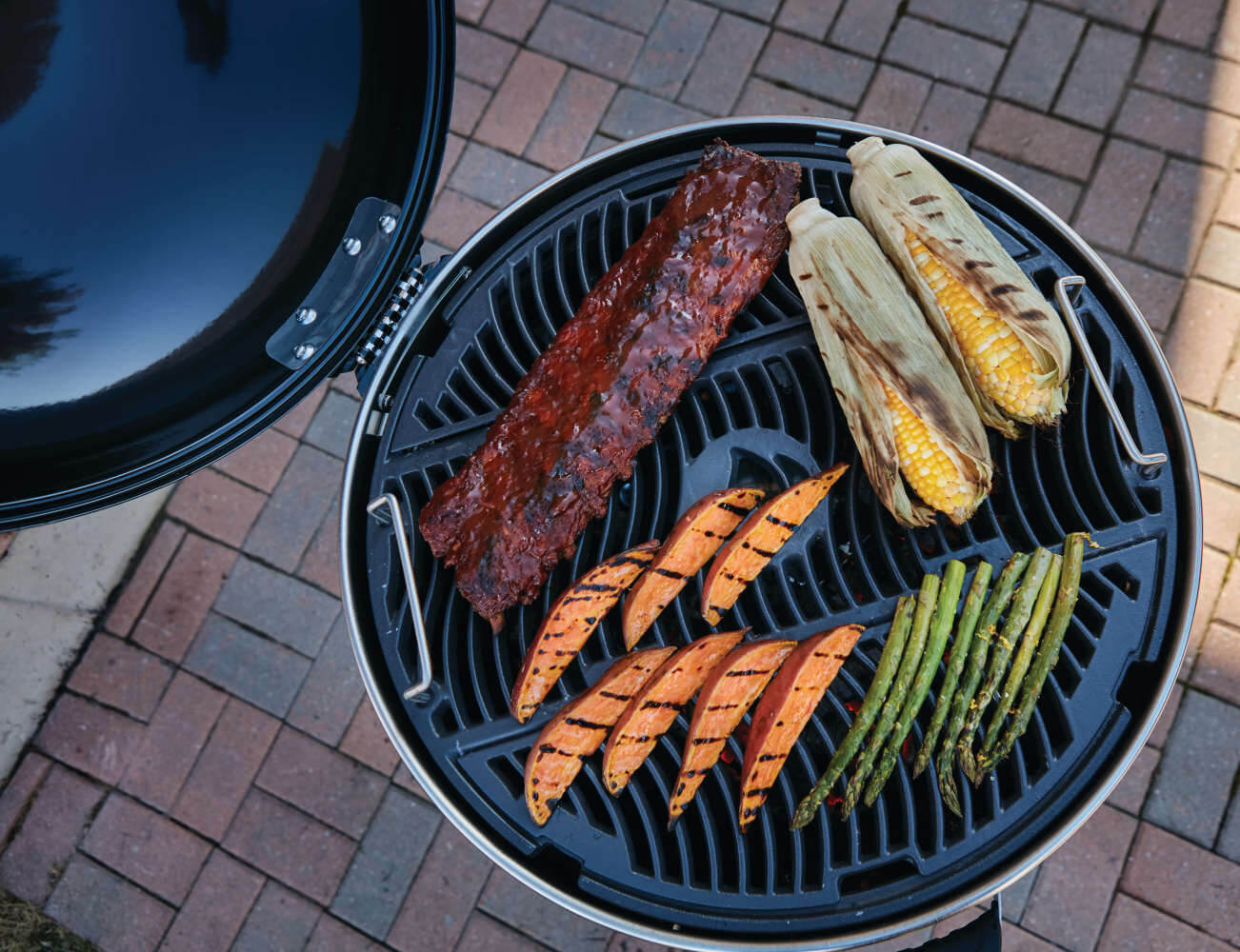 Napoleon PRO Charcoal Kettle Grill - Black